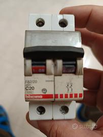 bticino magnetotermico c20