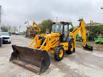 Terna KOMATSU WB97R 4x4 mordente e telescopico