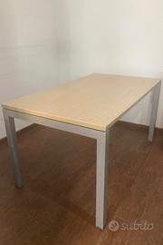 Scrivania e cassettiera rovere chiaro per ufficio