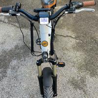 Bicicletta elettrica A2B Metro 