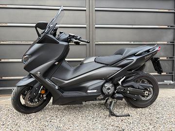 Yamaha T-Max 560