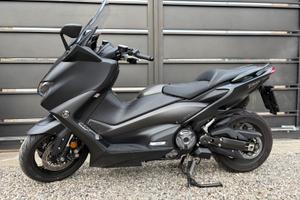 Yamaha T-Max 560
