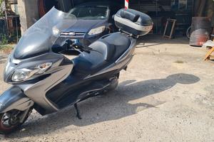 scooter - moto Suzuki burgman AN 400