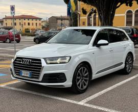 Audi Q7 3.0 TDi V6 272Cv