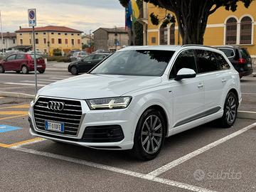 Audi Q7 3.0 TDi V6 272Cv