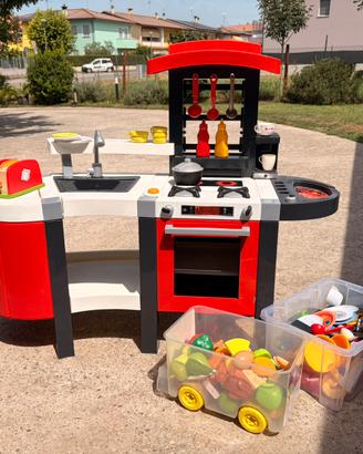 Cucina giocattolo con accessori