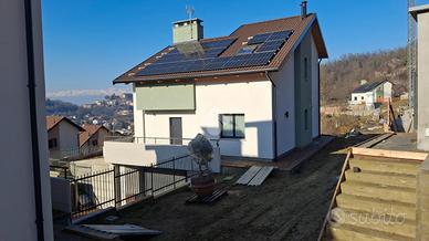 VILLA SINGOLA A CASTIGLIONE TORINESE