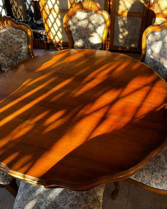 Elegante sala da pranzo classica legno massello
