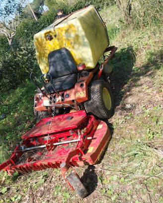 trattorino tagliaerba 