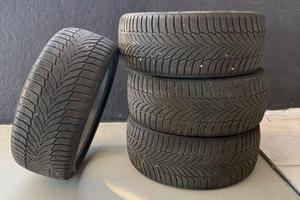 Gomme Nexen Invernali 205/40/17 Abarth