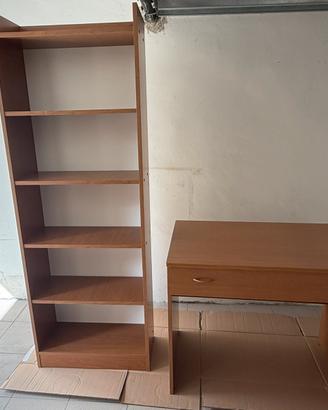 Libreria, scrivania e giroletto