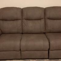 Divano con recliner elettrico