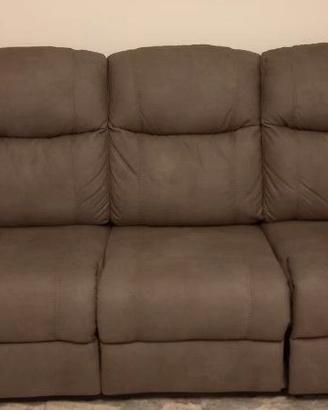 Divano con recliner elettrico