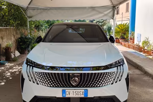 Peugeot 3008 GT 1.2 Hybrid 48V