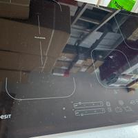 Piano induzione Indesit 77cm