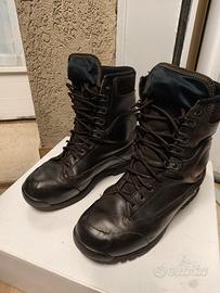 stivali anfibi 41 suola vibram