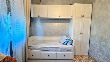 Cameretta moderna completa con letto estraibile