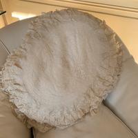 Cuscino con pizzi antichi