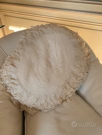 Cuscino con pizzi antichi