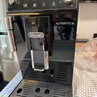 Macchinetta del caffè Delonghi.