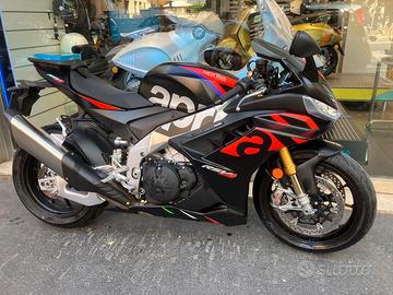 Aprilia RSV4 Factory