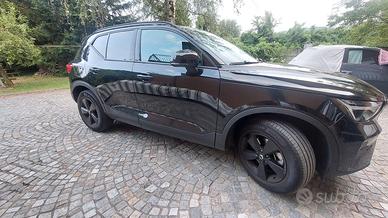 VOLVO XC40 ESSENTIAL MILD IBRID