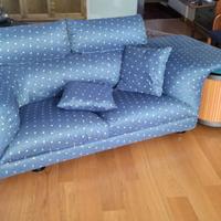 divano biposto e carrello bar