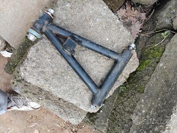 bracci anteriori quad 125 cc praticamente nuovi