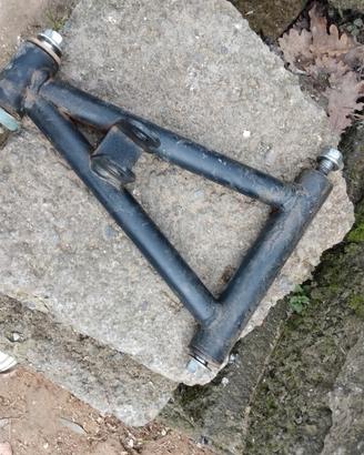 bracci anteriori quad 125 cc praticamente nuovi