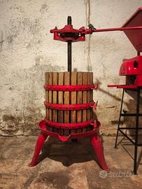 Torchio a leva per il vino 