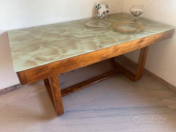 Tavolo vintage anni ’70 in legno e vetro decorato”