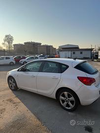 Opel astra 2010 1.6 Benzina 220.000Km
