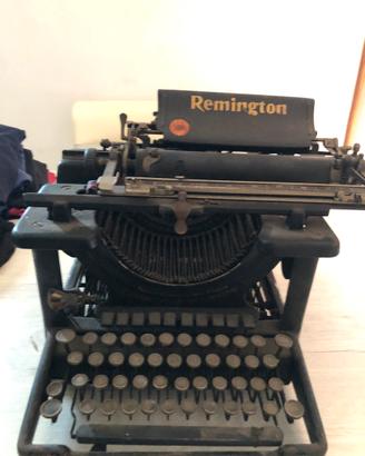 Macchina da scrivere “REMINGTON”