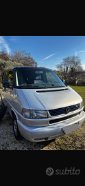 Volkswagen Caravelle 2.5 102 cv