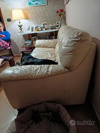 divano in pelle seminuovo 