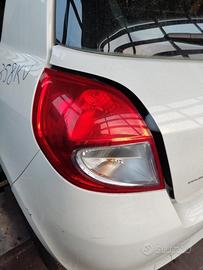 Fanale posteriore sinistro RENAULT CLIO del 2011