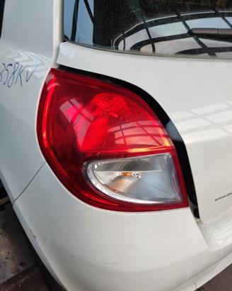 Fanale posteriore sinistro RENAULT CLIO del 2011