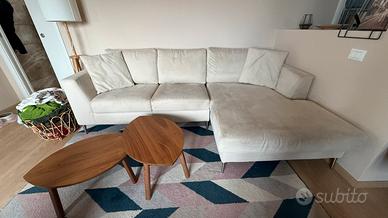 Divano con chaise longue + 2 cuscini