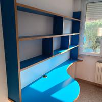 Scrivania artigianale con libreria in legno