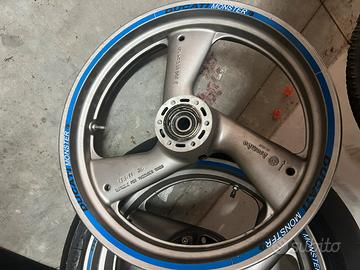 Cerchio  anteriore Ducati monster 600 del 1996