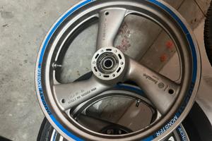 Cerchio  anteriore Ducati monster 600 del 1996