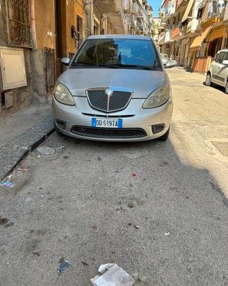 Lancia y 1.2