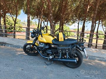 Moto Guzzi V7 Stone