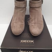 stivaletti Geox in pelle scamosciata grigia  36