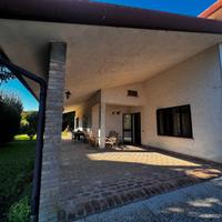 Villa tutta al piano terra con ampio scoperto