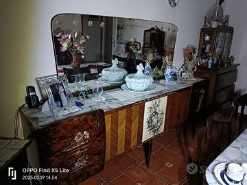 Mobile sala da pranzo con specchio