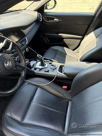 Alfa giulia novembre 2023 t i