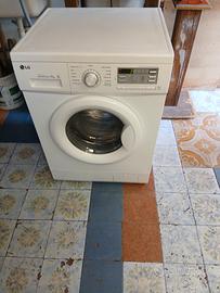 lavatrice LG 9kg 1400giri Direct Driver 