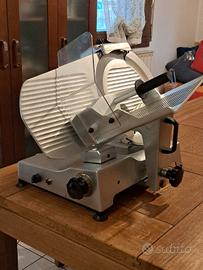 affettatrice elettrolux 220volt