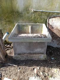 Lavatoio in cemento 